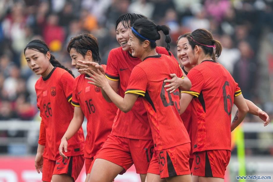 [图]永川女足邀请赛-中国5球大捷乌兹别克斯坦